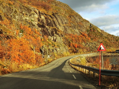 昼でも太陽は傾き、夕方のような気がする