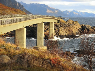 こういう橋で島はつながっている