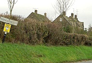 サイレンセスターの北、ヤンウォース村