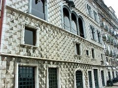 ��点���΂ŕǂ�������u�����΂��̉Ɓv